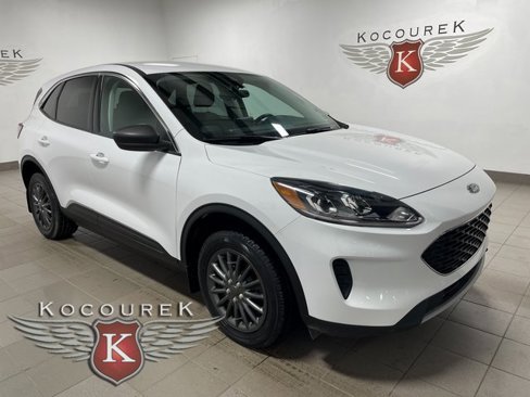 Used 2022 Ford Escape SE w/ Cold Weather Package image 1