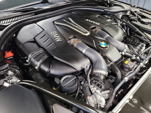 Used 2018 BMW M550i xDrive image 40