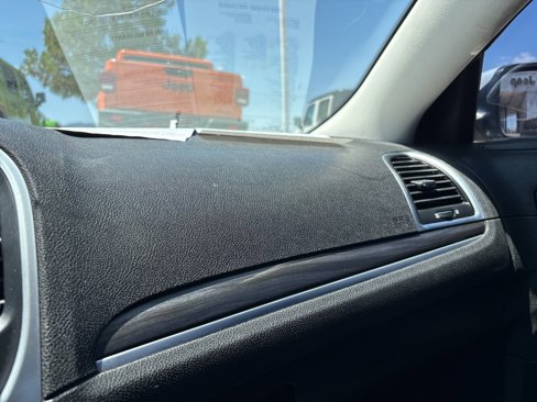 Used 2015 Chrysler 300 Limited image 35