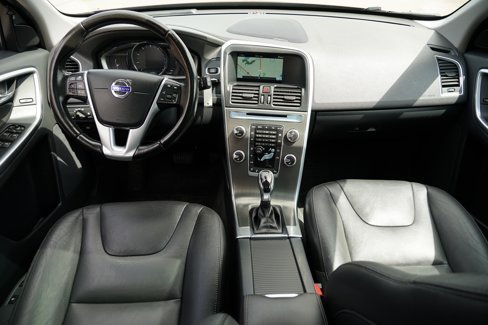 Used 2016 Volvo XC60 T6 Platinum w/ Protection Package image 28