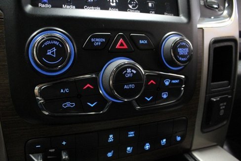 Used 2014 RAM 1500 Laramie image 28