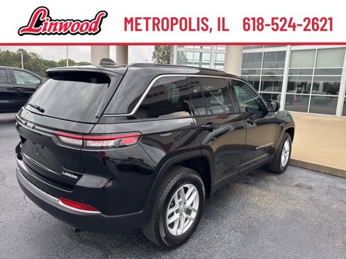 Used 2024 Jeep Grand Cherokee Laredo X image 6