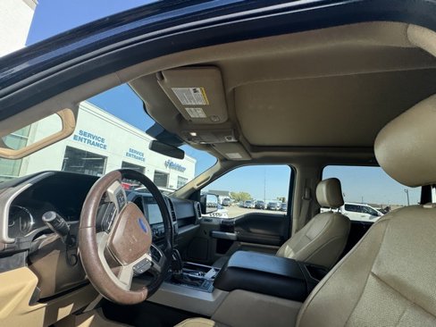 Used 2018 Ford F150 Lariat w/ Equipment Group 502A Luxury image 8