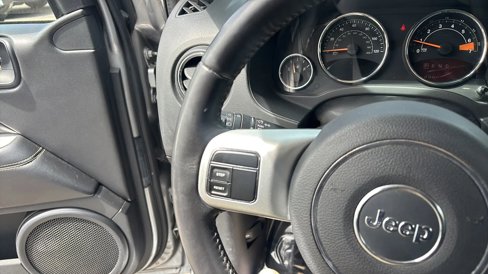 Used 2016 Jeep Compass High Altitude image 17