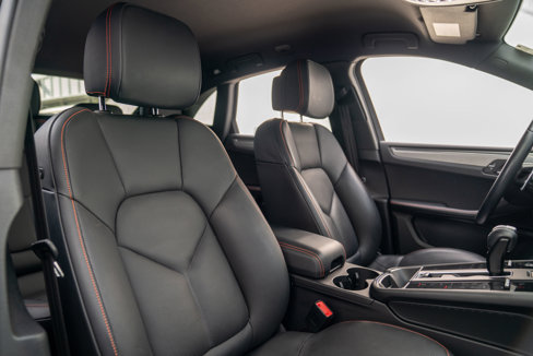 Used 2022 Porsche Macan image 37
