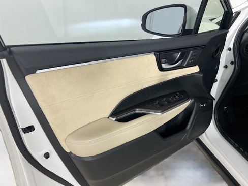 Used 2018 Honda Clarity Touring image 18