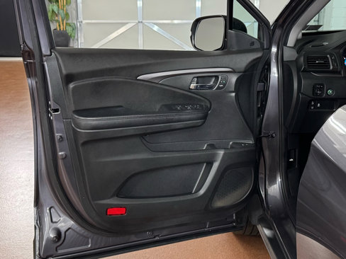 Used 2021 Honda Pilot Special Edition image 16