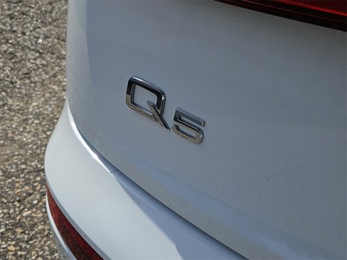 Used 2020 Audi Q5 2.0T Premium w/ Titanium Sport Package image 12