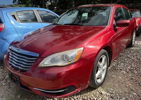 Used 2013 Chrysler 200 Touring image 2
