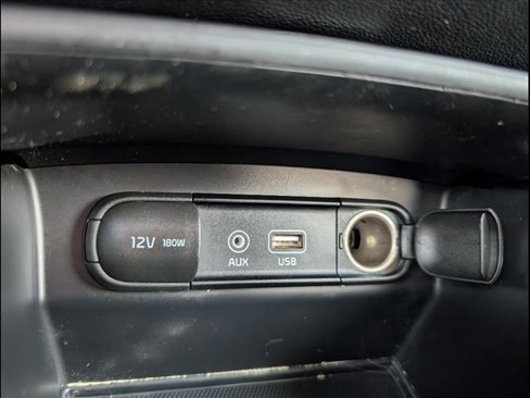 Used 2019 Kia Sorento L image 12