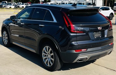 Used 2023 Cadillac XT4 Premium Luxury image 4