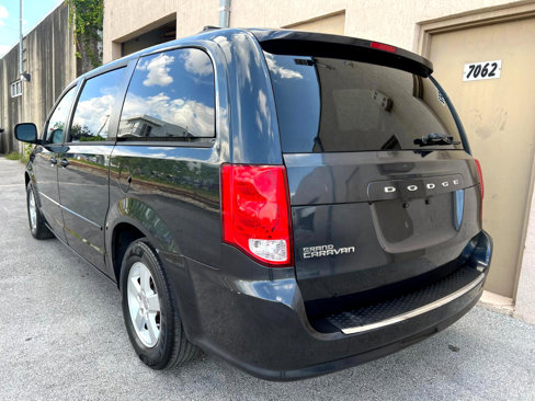 Used 2013 Dodge Grand Caravan SXT image 5