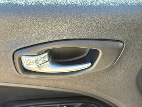 Used 2021 Jeep Compass Trailhawk image 21