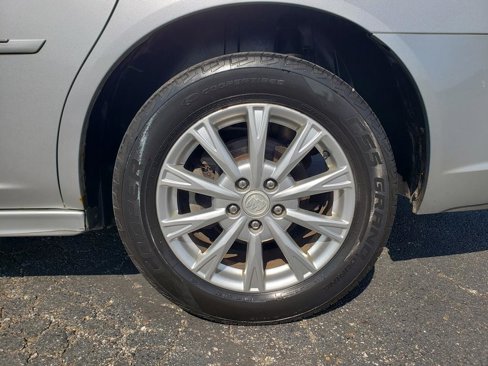 Used 2011 Buick Lucerne CXL image 28