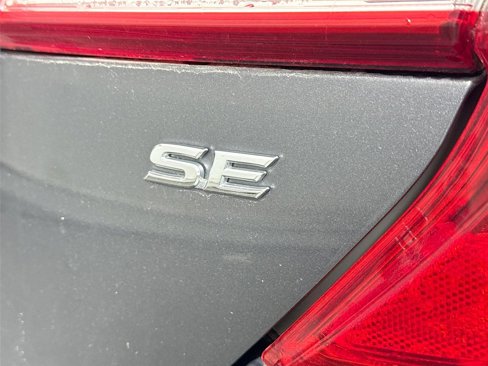 Used 2012 Toyota Camry SE image 10