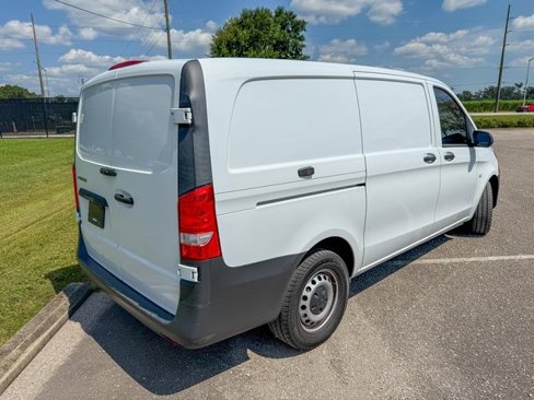 Used 2022 Mercedes-Benz Metris image 3