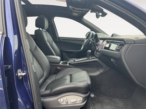Used 2024 Porsche Macan image 15