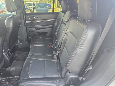 Used 2018 Ford Explorer Limited image 11