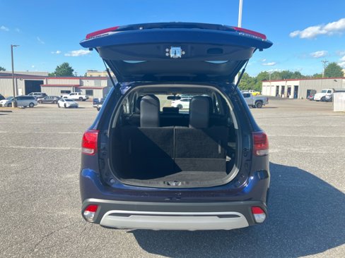 Used 2019 Mitsubishi Outlander SE image 17