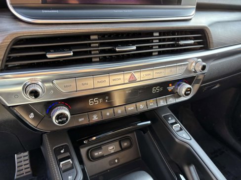 Used 2022 Kia Telluride SX w/ SX Prestige Package image 24