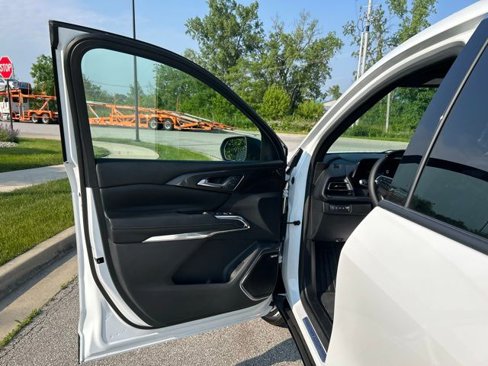 Used 2024 Chevrolet Traverse RS image 19