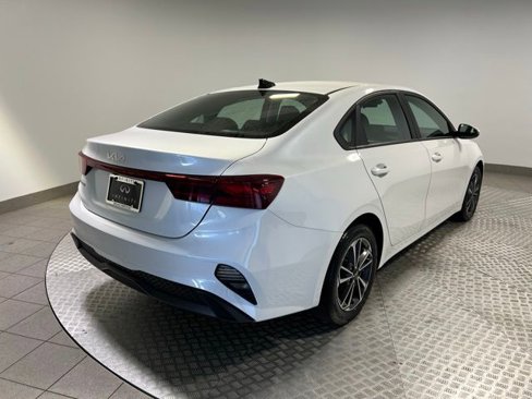 Used 2022 Kia Forte LXS w/ LXS Technology Package image 3