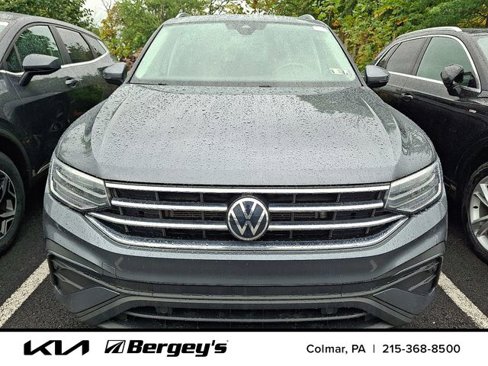 Used 2022 Volkswagen Tiguan SE image 2