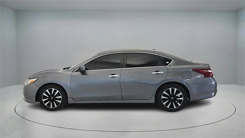 Used 2018 Nissan Altima 2.5 SV image 4