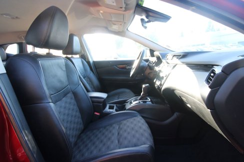 Used 2022 Nissan Rogue Sport SV w/ Technology Package image 18