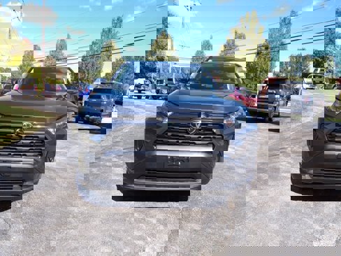 Used 2020 Toyota RAV4 LE image 4