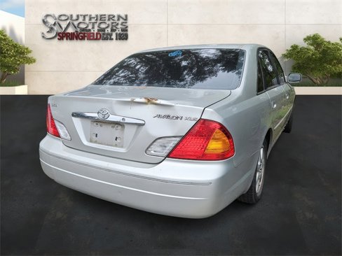 Used 2000 Toyota Avalon XLS image 7
