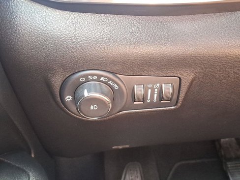Used 2022 Jeep Compass High Altitude image 24