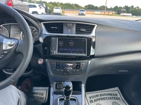Used 2019 Nissan Sentra SR image 13