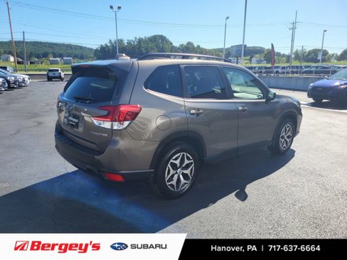 Used 2020 Subaru Forester Premium image 5