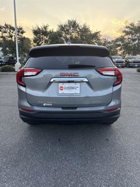 Used 2023 GMC Terrain SLE w/ Driver Convenience Package image 5