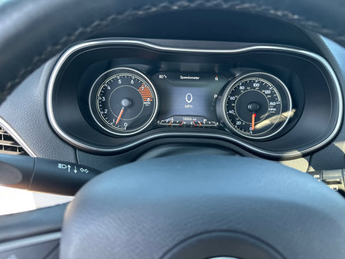 Used 2019 Jeep Cherokee Limited image 19