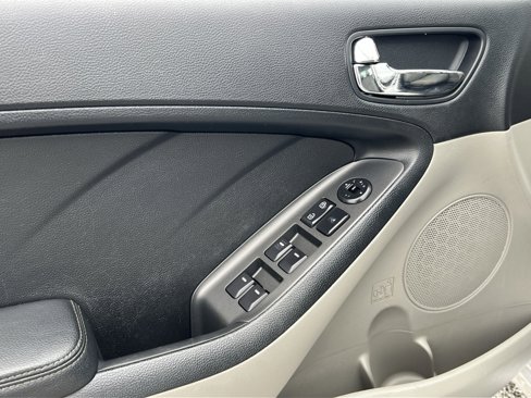 Used 2015 Kia Forte LX image 15