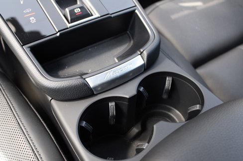 Used 2024 Porsche Macan image 22