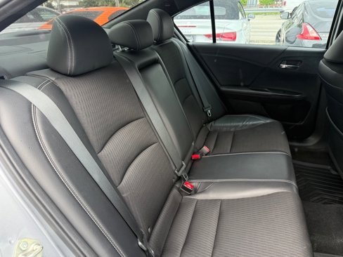 Used 2016 Honda Accord Sport image 32