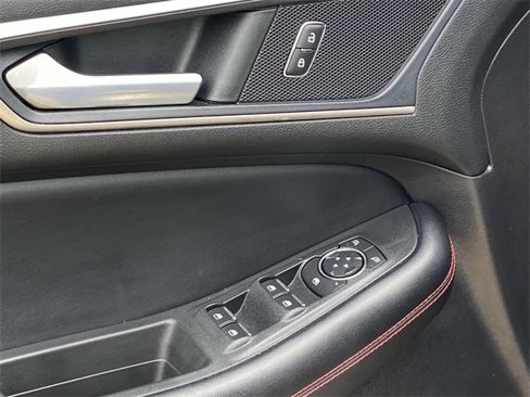 Used 2022 Ford Edge ST-Line image 13