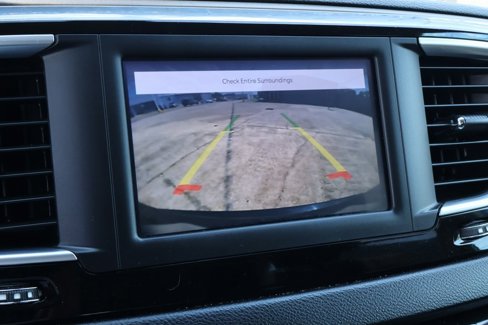 Used 2022 Chrysler Voyager LX image 4