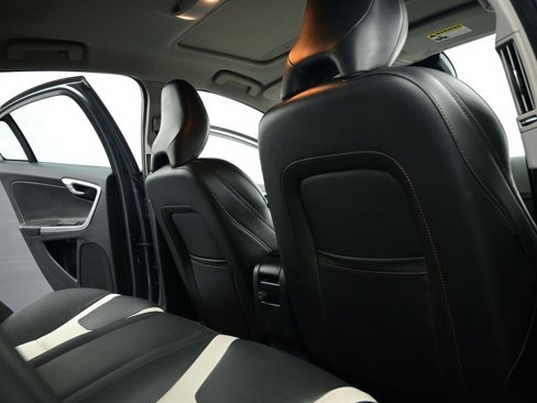 Used 2016 Volvo S60 T5 Cross Country Platinum image 38