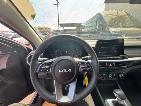 Used 2023 Kia Forte LXS image 6
