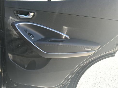 Used 2018 Hyundai Santa Fe Sport image 16