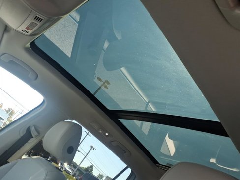 Used 2020 Volkswagen Tiguan SE w/ Panoramic Sunroof Package image 15