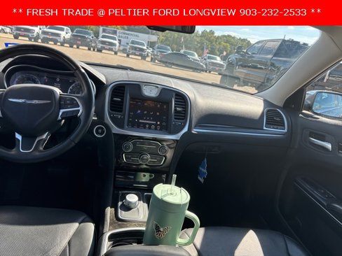 Used 2015 Chrysler 300 C w/ Light Group image 28