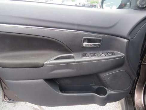 Used 2024 Mitsubishi Outlander Sport LE image 12