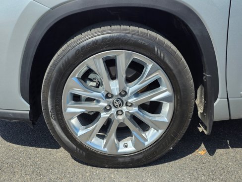 Used 2020 Toyota Highlander Limited image 8