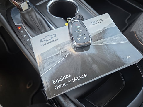 Used 2023 Chevrolet Equinox LT image 39