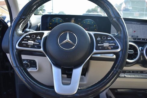 Used 2021 Mercedes-Benz GLB 250 4MATIC image 12